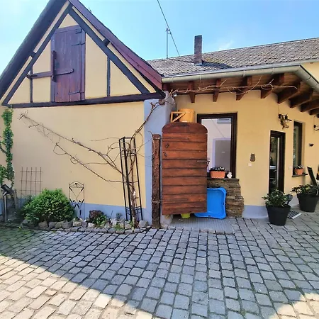 Maifelder Uhlenhorst Szálloda 4*